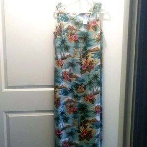 YOUNG HAWAII Vintage Hawaii with a slit on the left leg Dress